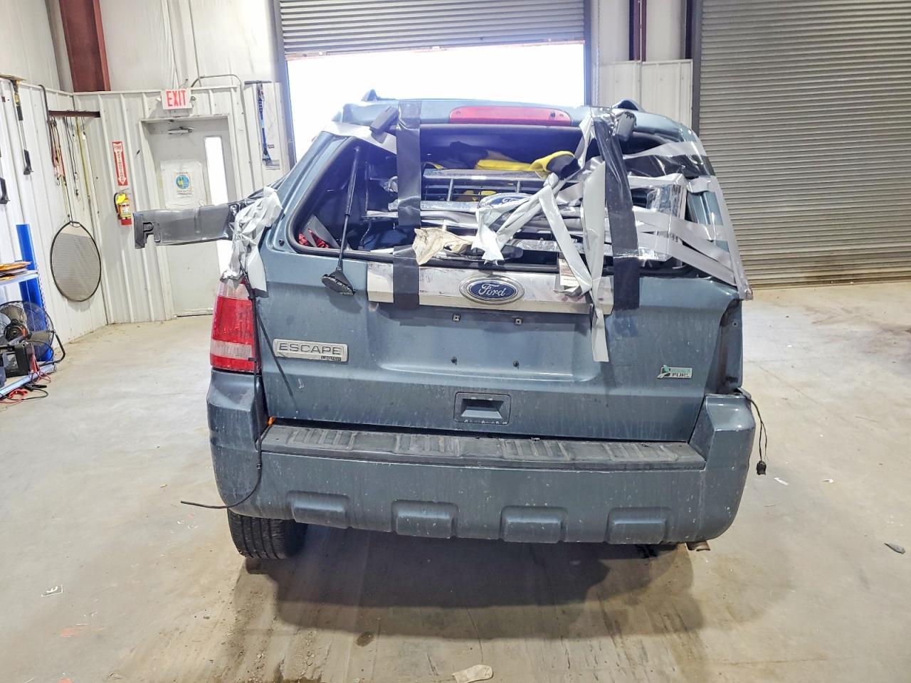 2011 Ford Escape Limited - Image 6