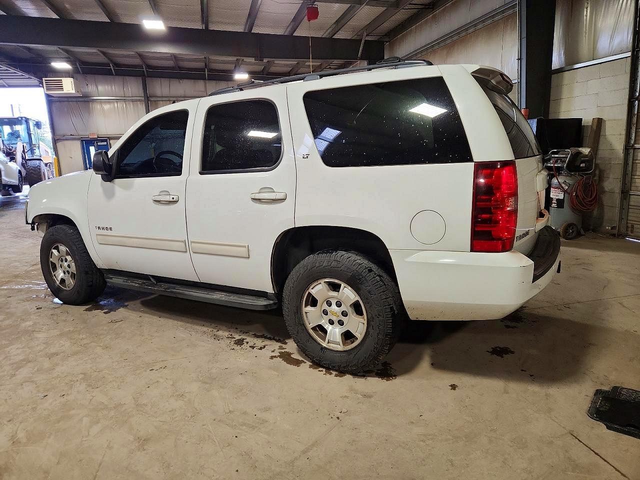 2010 Chevrolet Tahoe K1500 Lt - Image 2