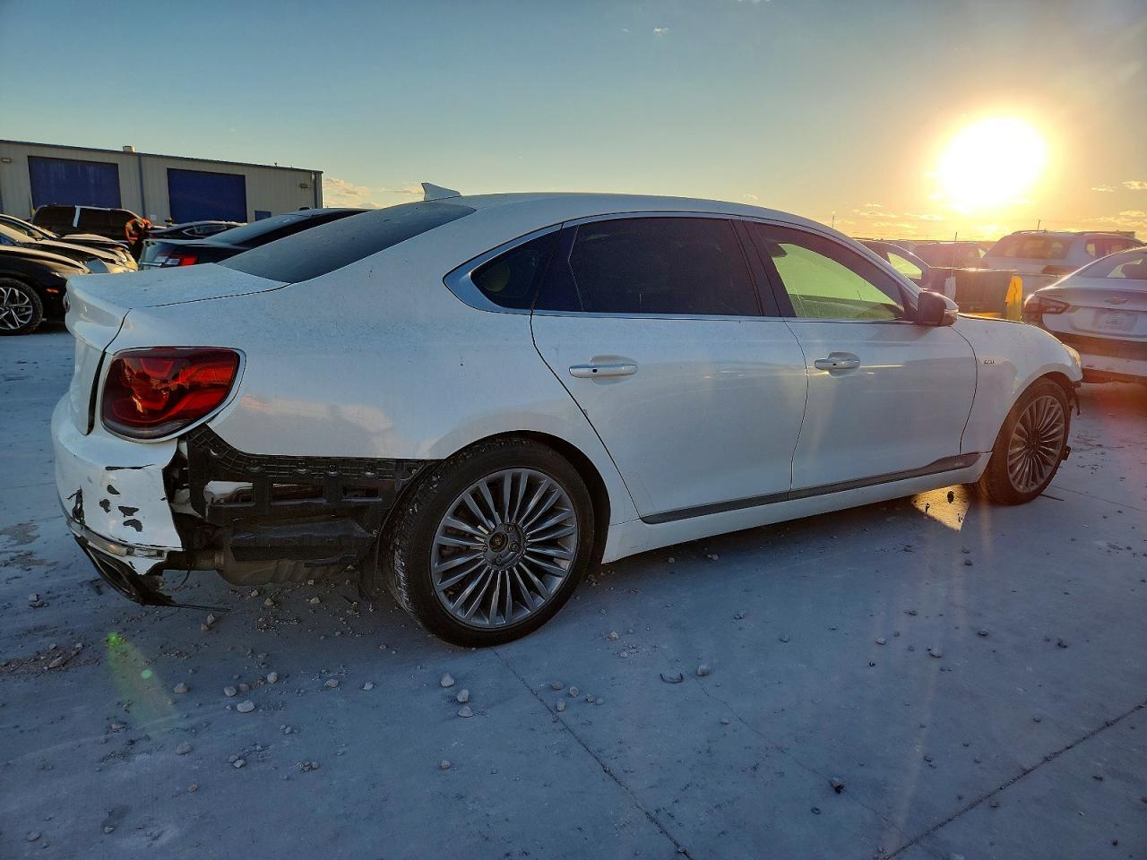 2019 Kia K900 Luxury - Фото 3