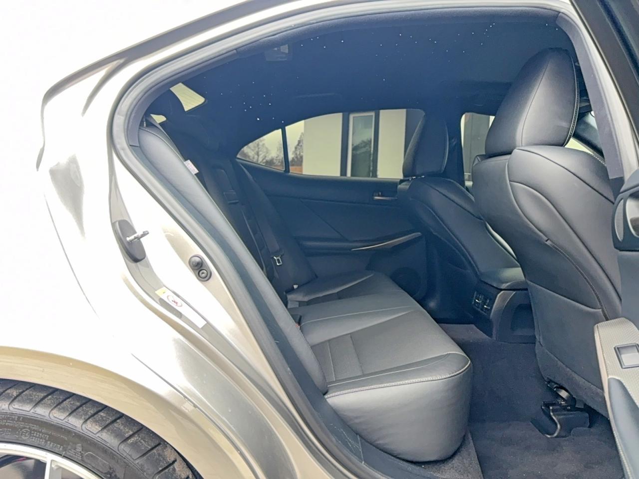 2017 Lexus Is 350 - Фото 6