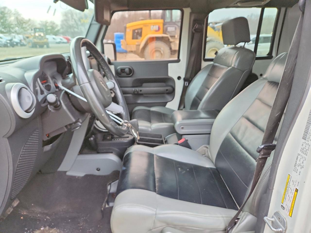 2010 Jeep Wrangler Unlimited Sahara - Фото 7