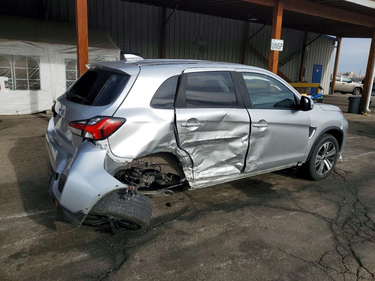 2022 Mitsubishi Outlander Sport Es - Фото 3