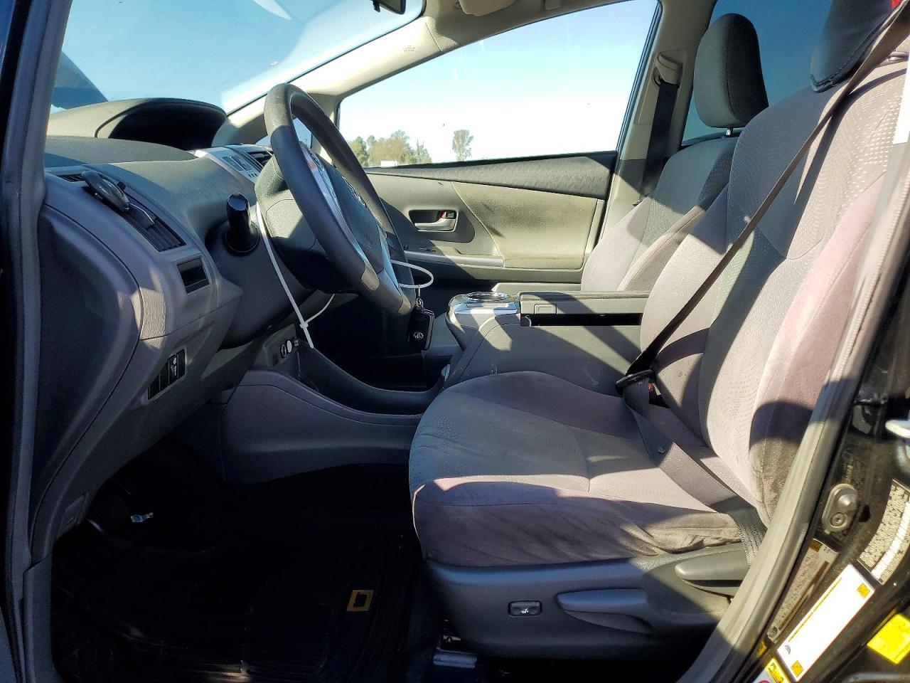 2012 Toyota Prius V - Фото 7