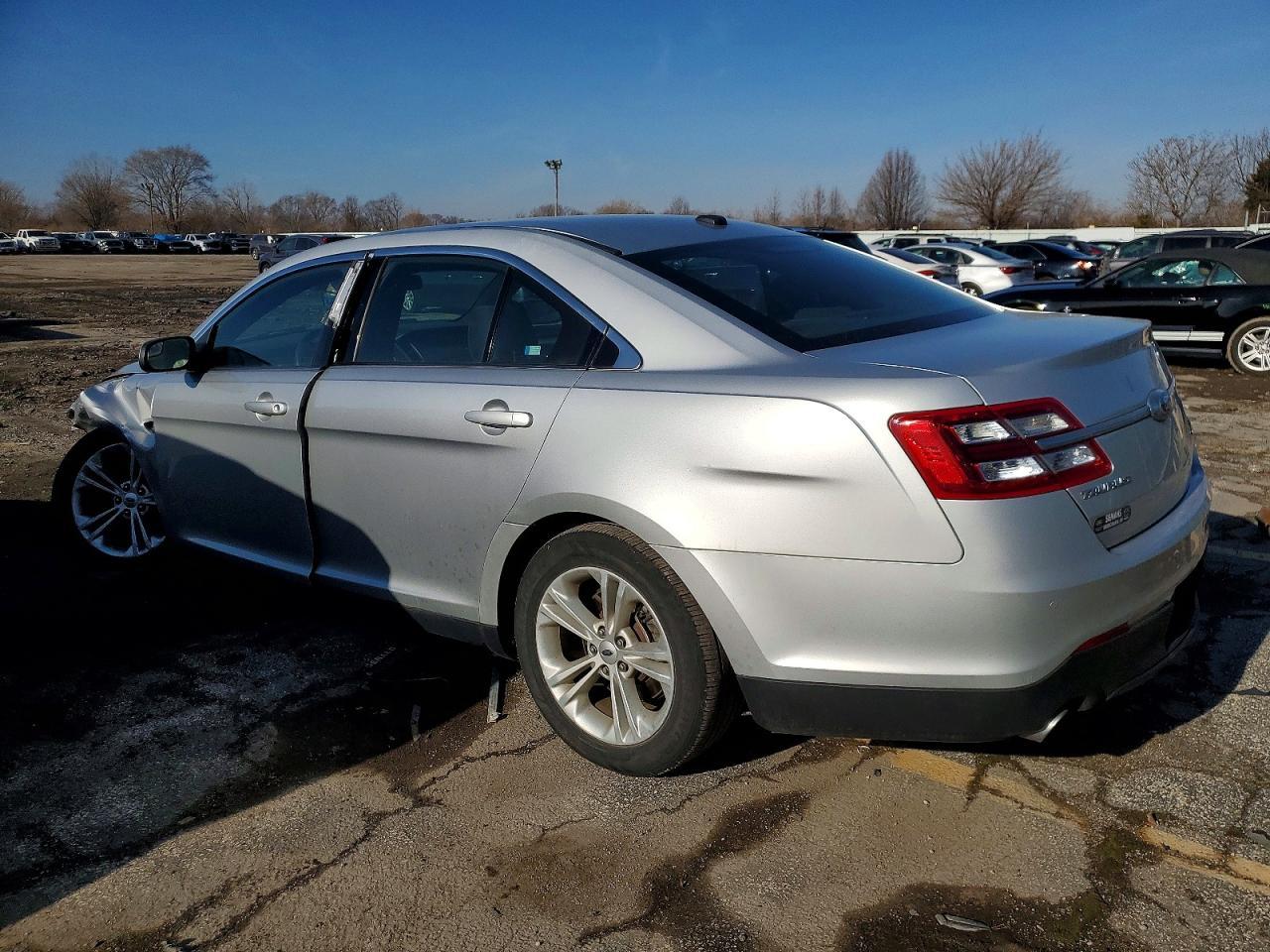 2018 Ford Taurus Sel - Image 2