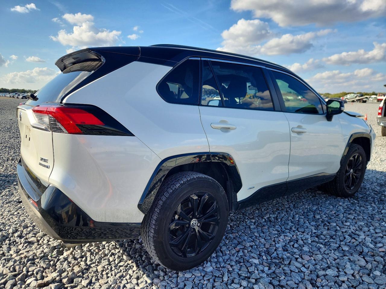 2022 Toyota Rav4 Hybrid Xse - Image 3