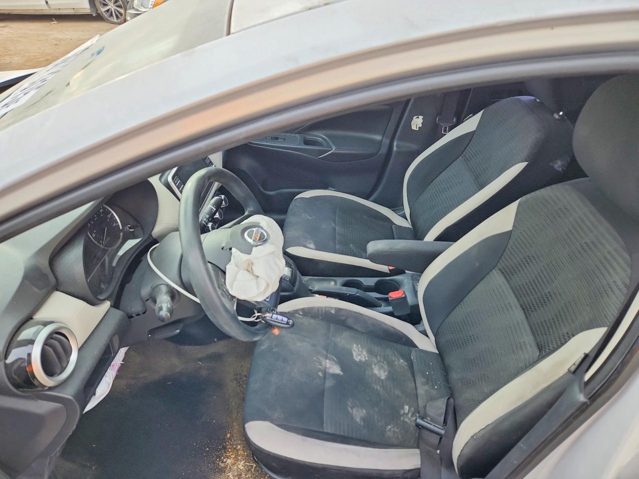 2020 Nissan Versa Sv - Image 7