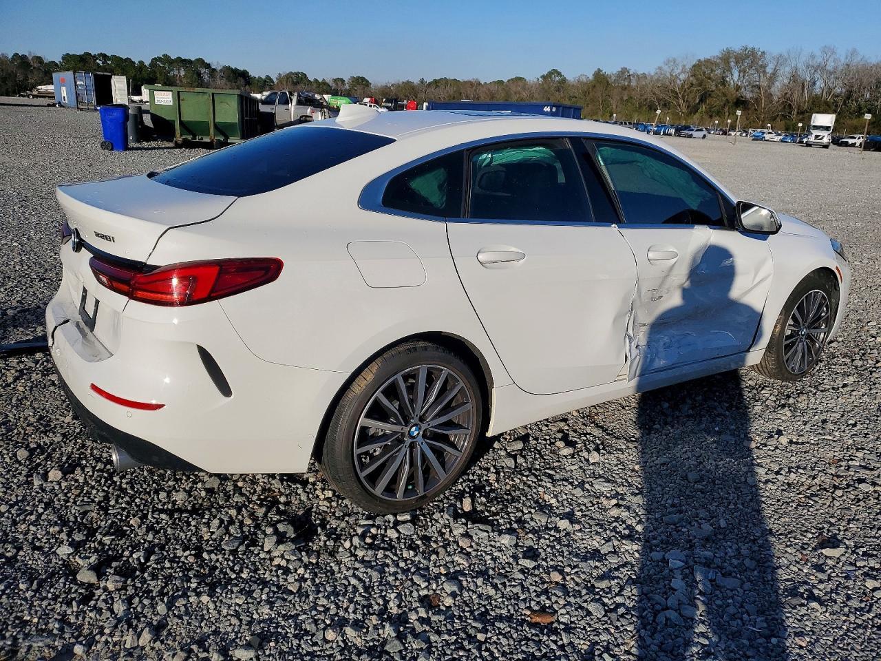 2022 BMW 228Xi - Фото 3