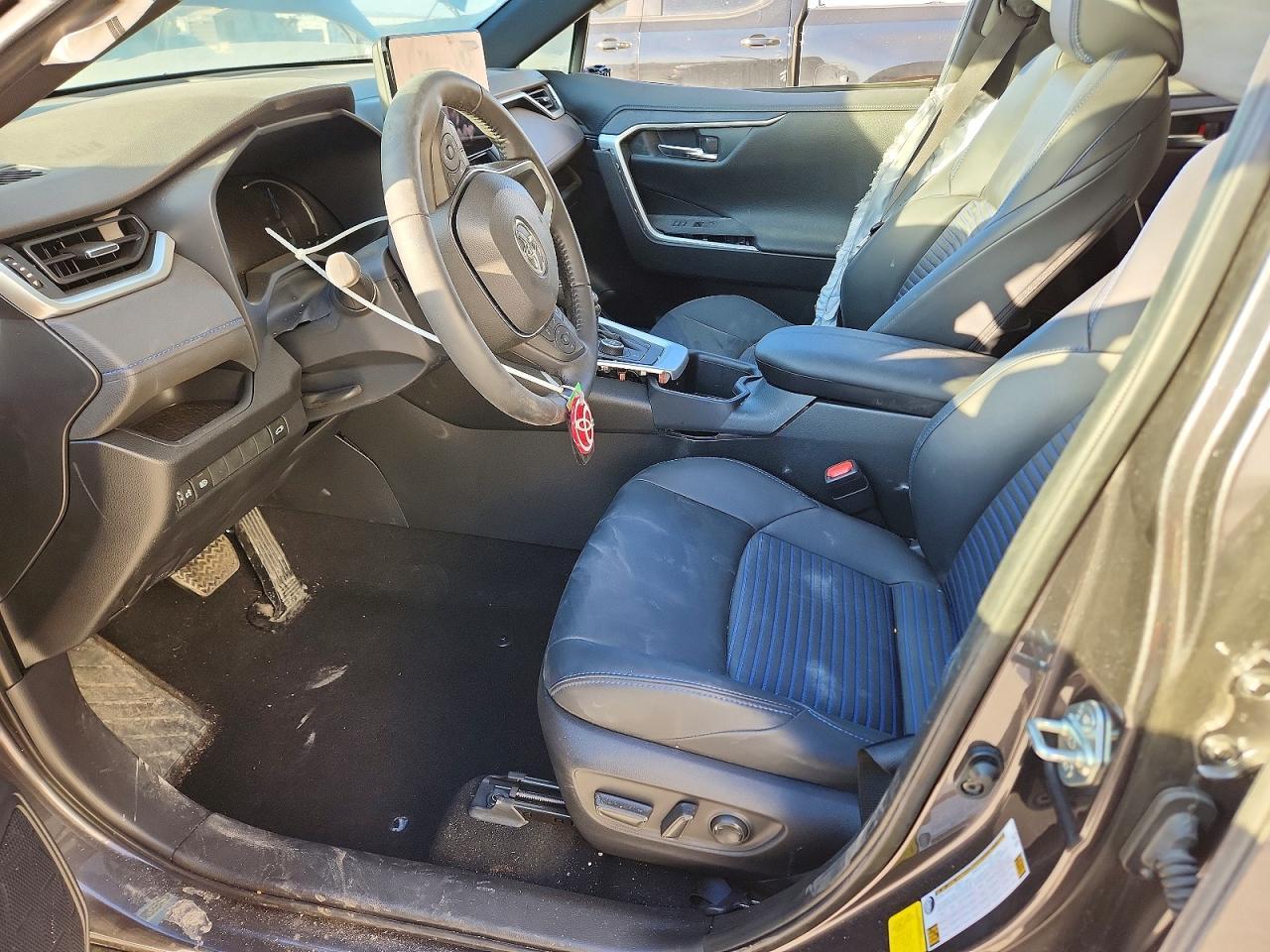 2025 Toyota Rav4 Xse - Image 7