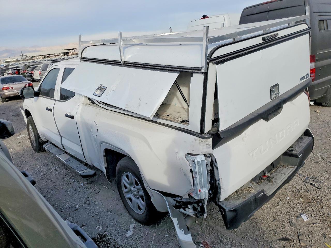2025 Toyota Tundra Double Cab Sr - Фото 2