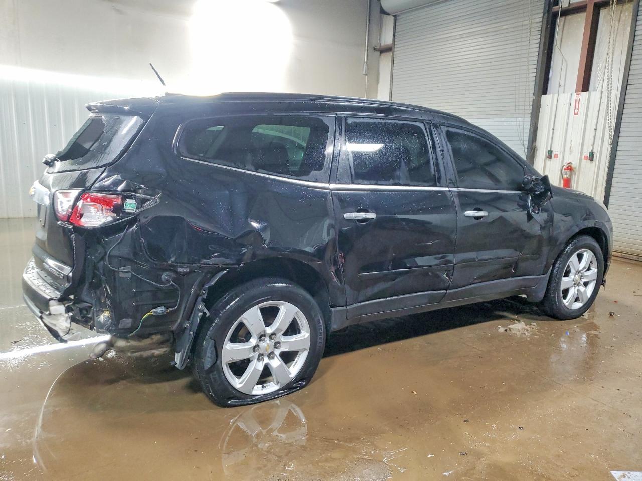 2016 Chevrolet Traverse Lt - Image 3
