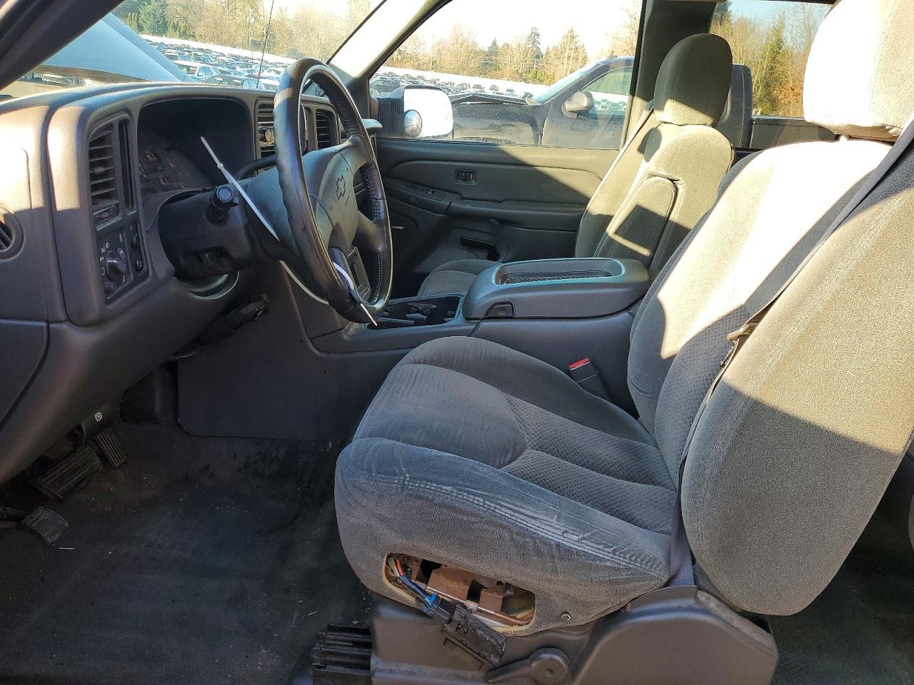 2004 Chevrolet Silverado C2500 Heavy Duty - Фото 7