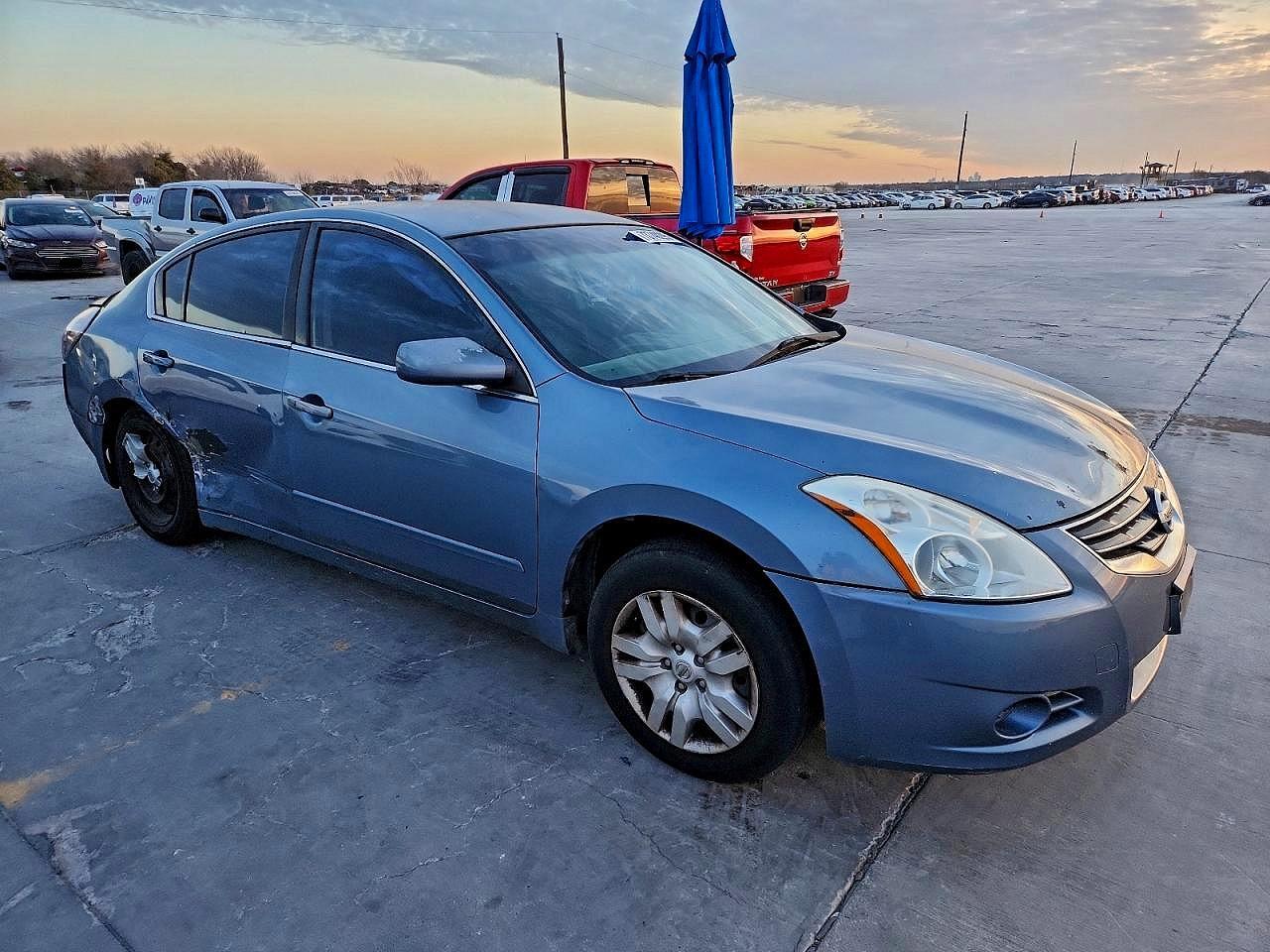2011 Nissan Altima 25S - Image 4