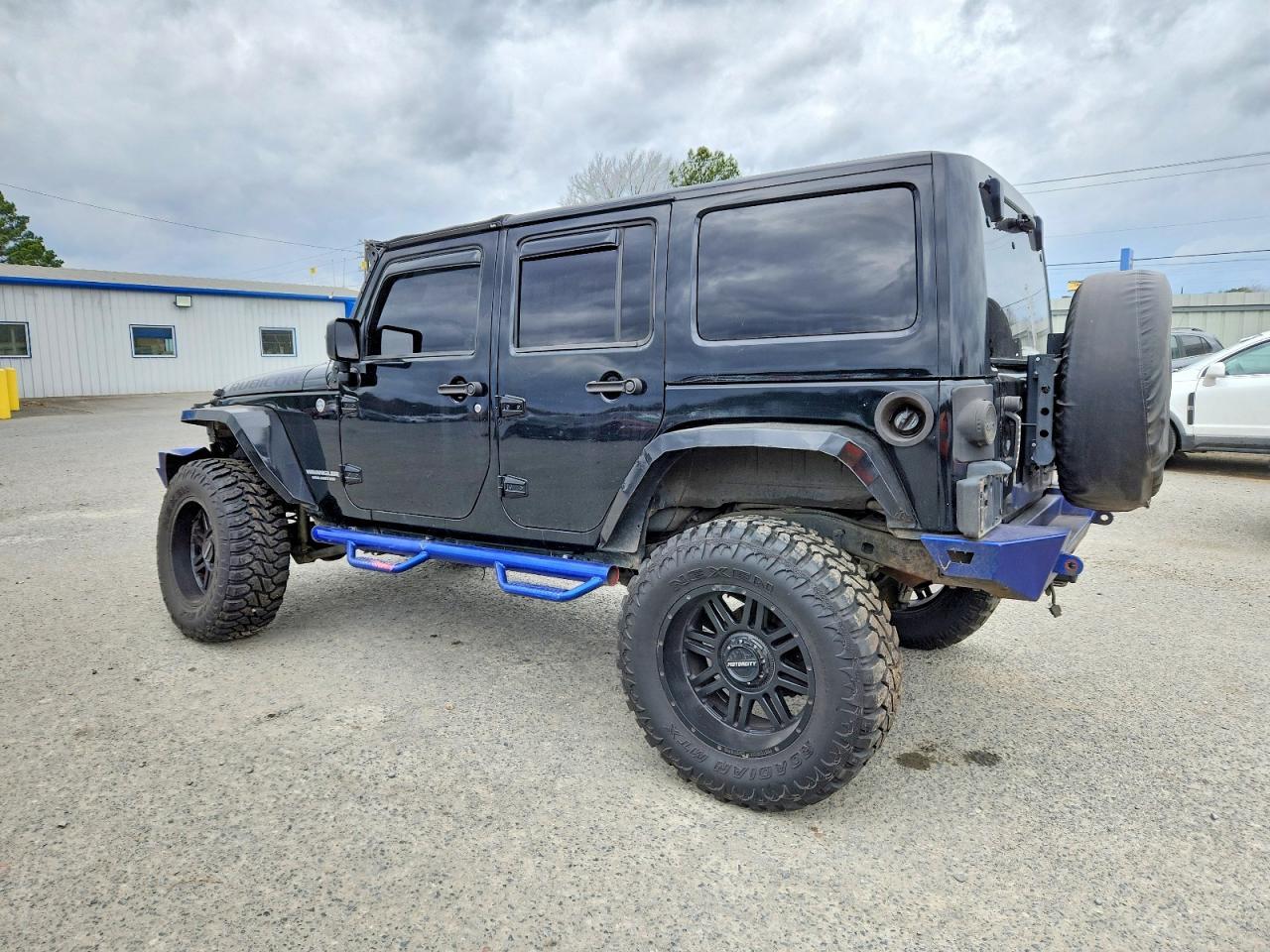 2013 Jeep Wrangler Unlimited Rubicon - Image 2