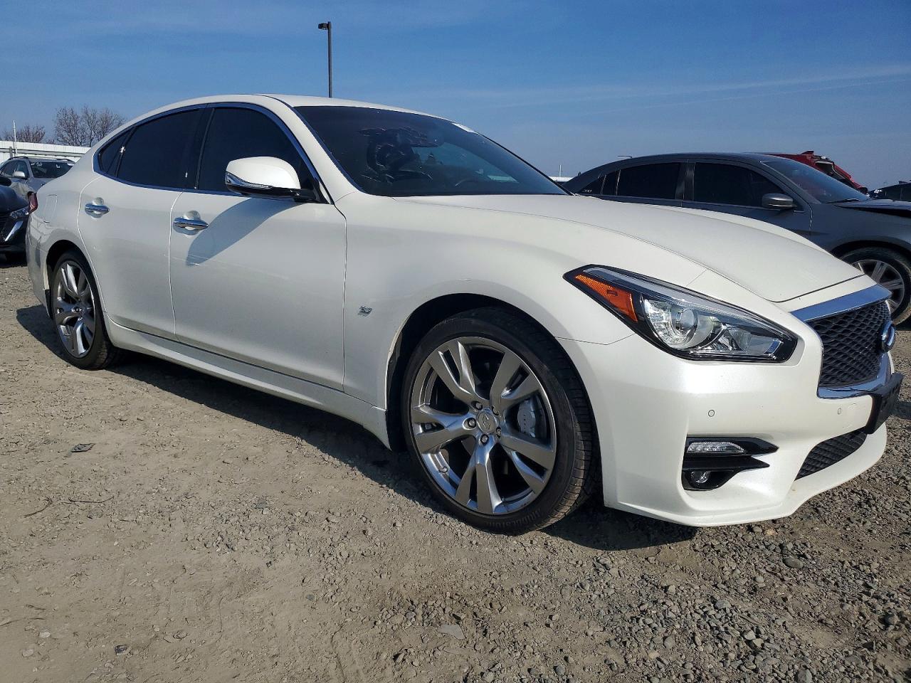 2017 Infiniti Q70 3.7 - Фото 4