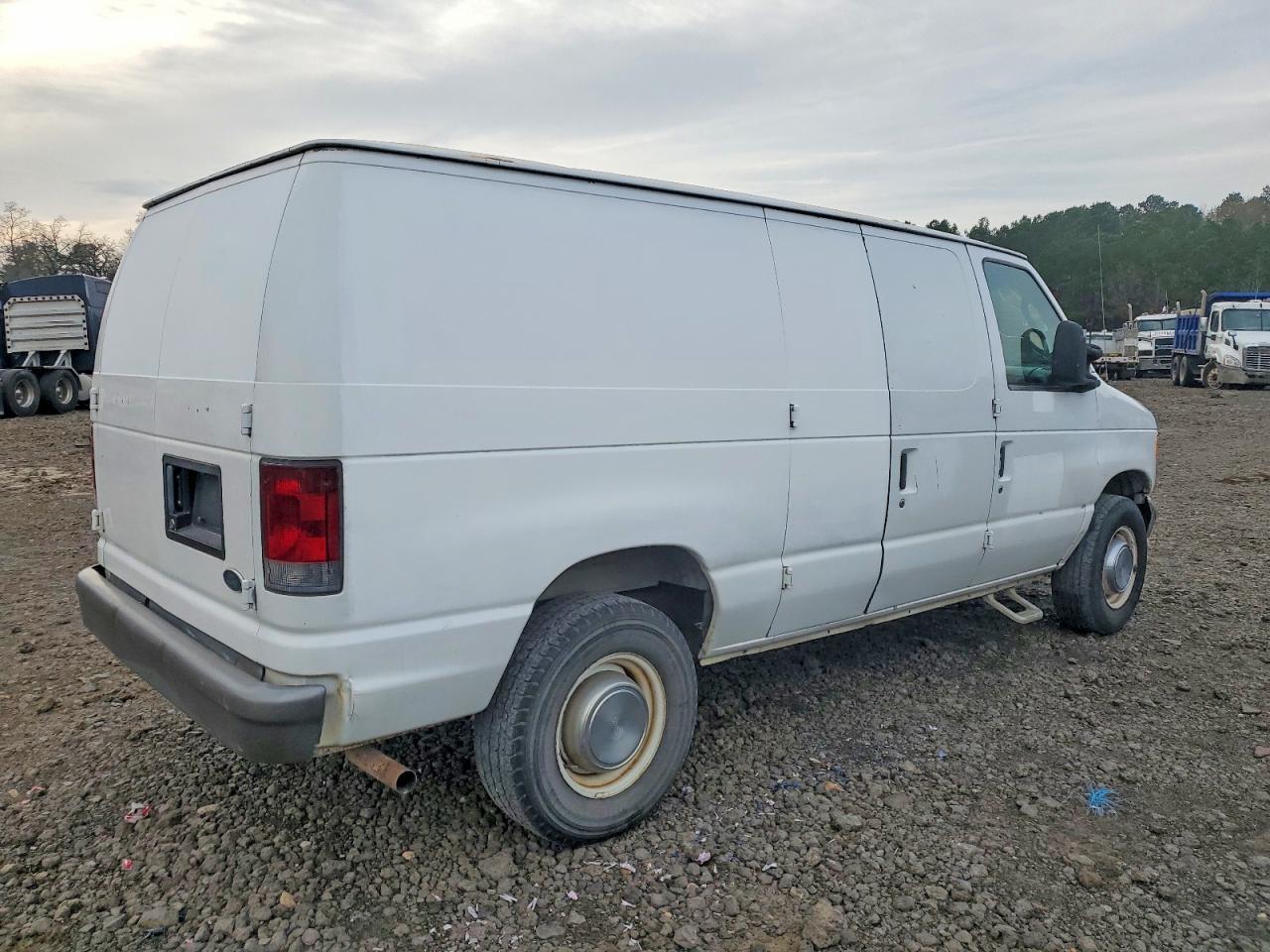 2003 Ford Econoline E250 Van - Фото 3