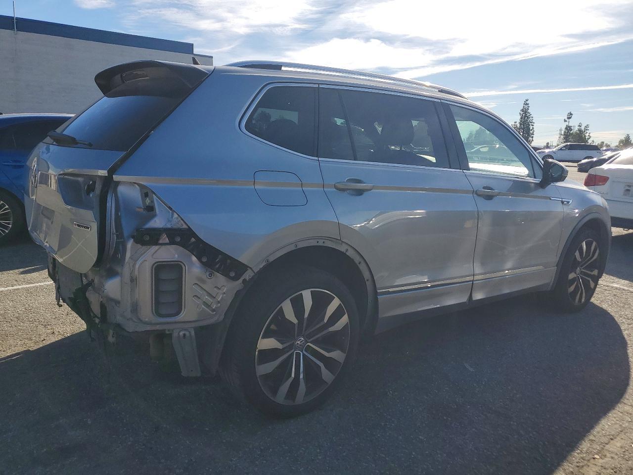 2019 Volkswagen Tiguan Sel Premium - Image 3