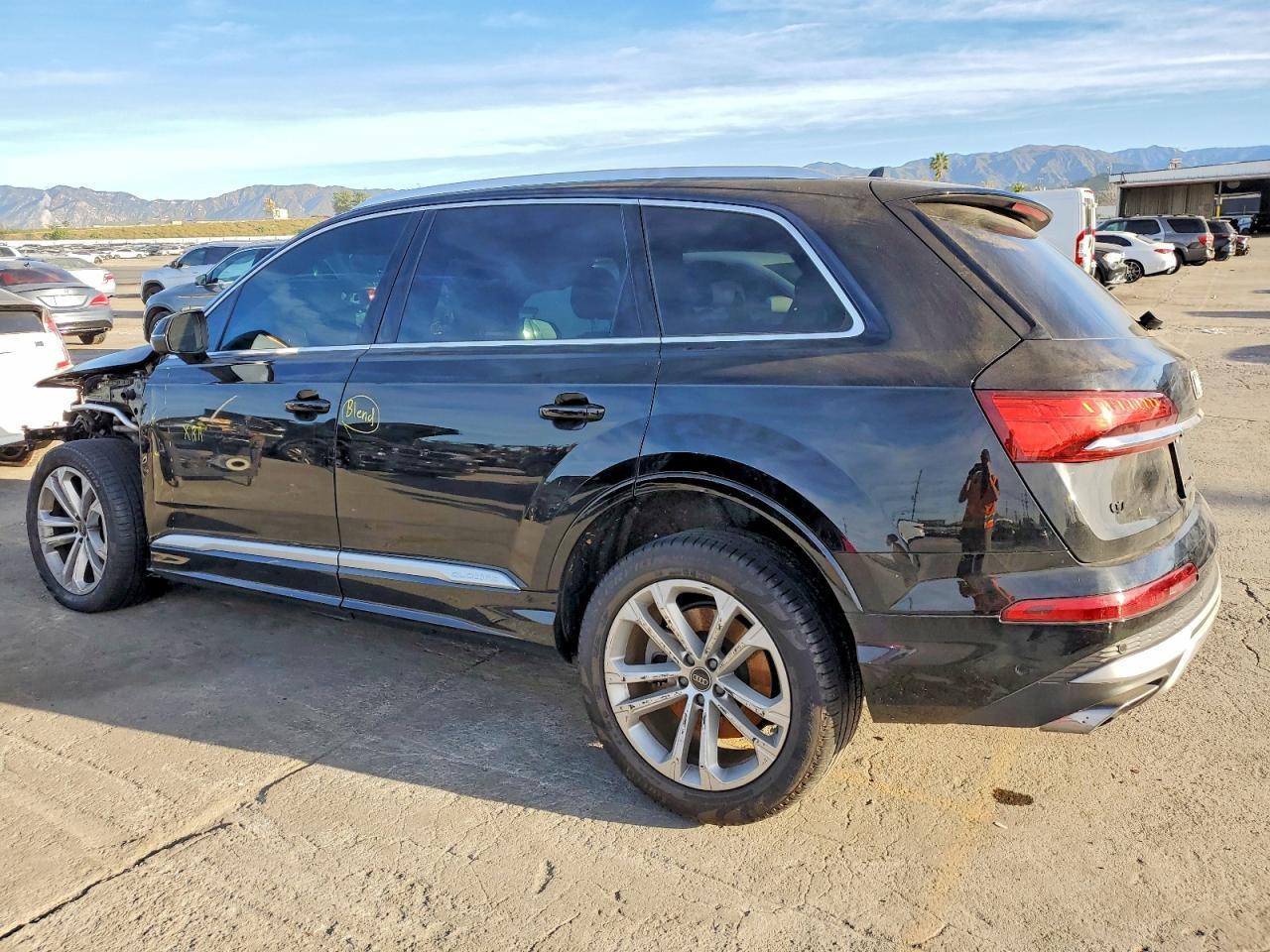 2025 Audi Q7 Premium Plus - Фото 2