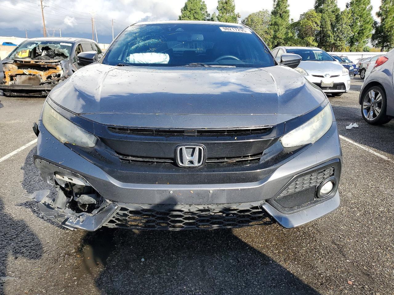2017 Honda Civic Sport Touring - Image 5