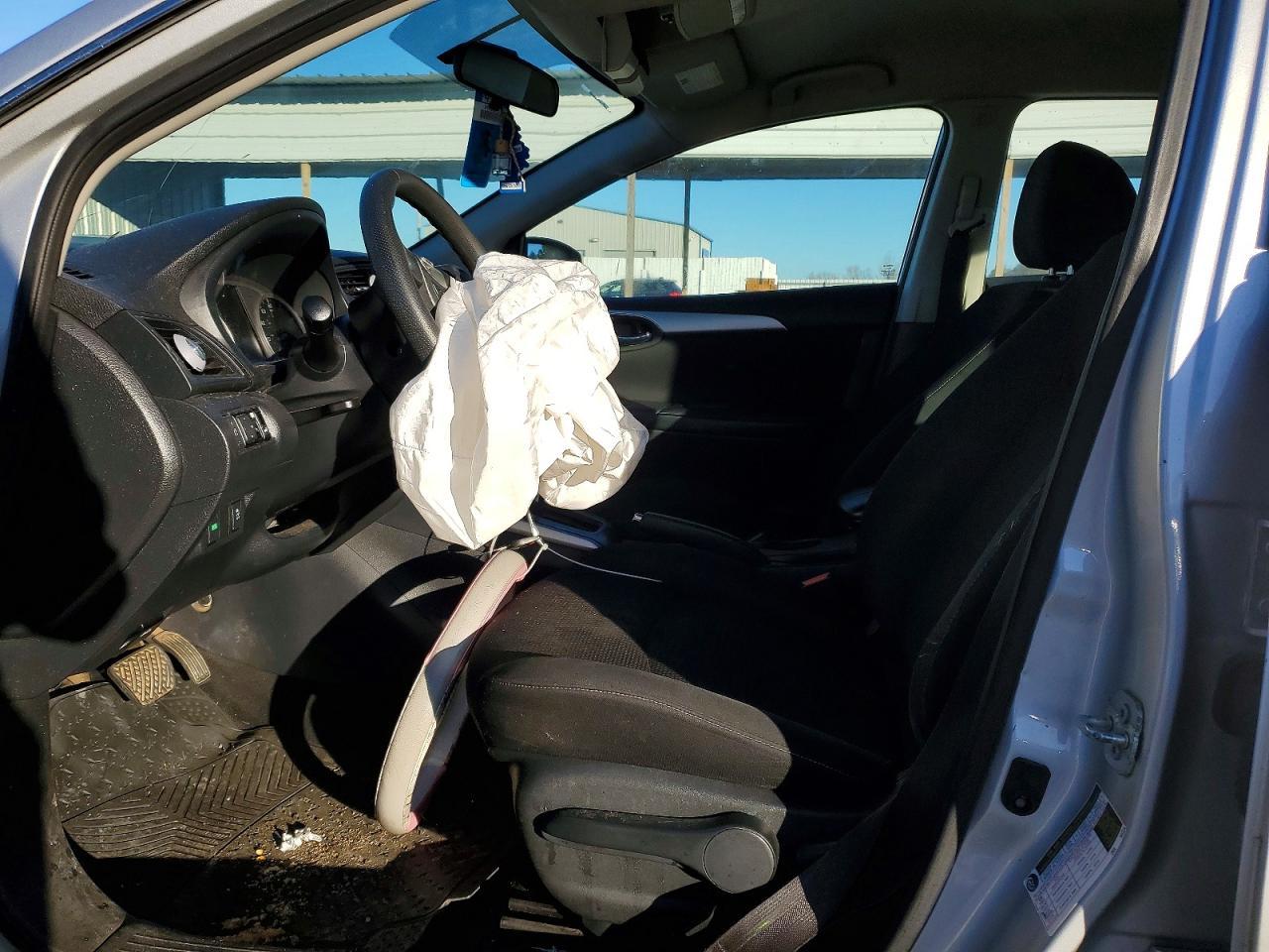 2019 Nissan Sentra S - Фото 7