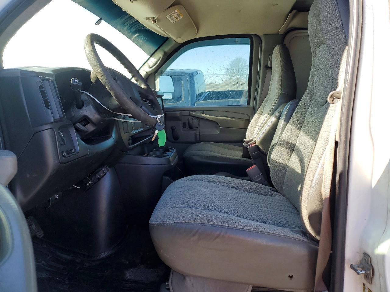 2004 GMC Savana G3500 Delivery Van - Фото 7