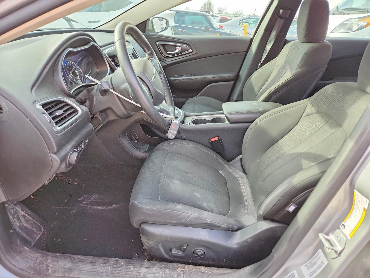2016 Chrysler 200 Limited - Фото 7