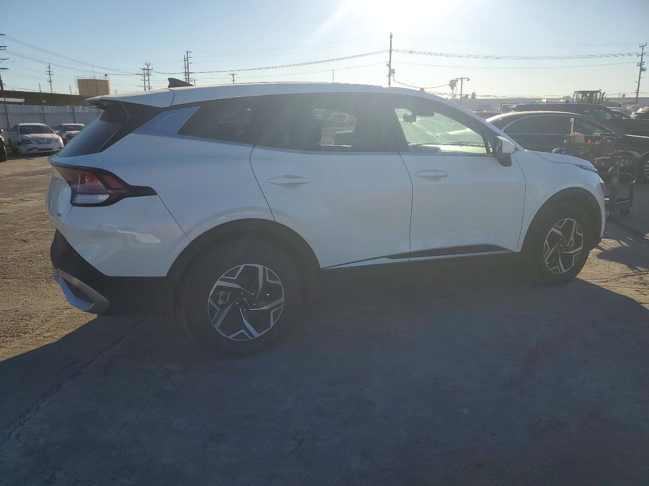 2025 Kia Sportage Lx - Image 3