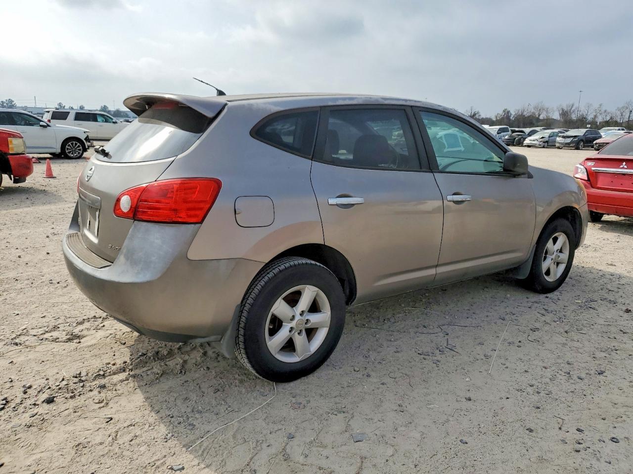2010 Nissan Rogue S - Image 3