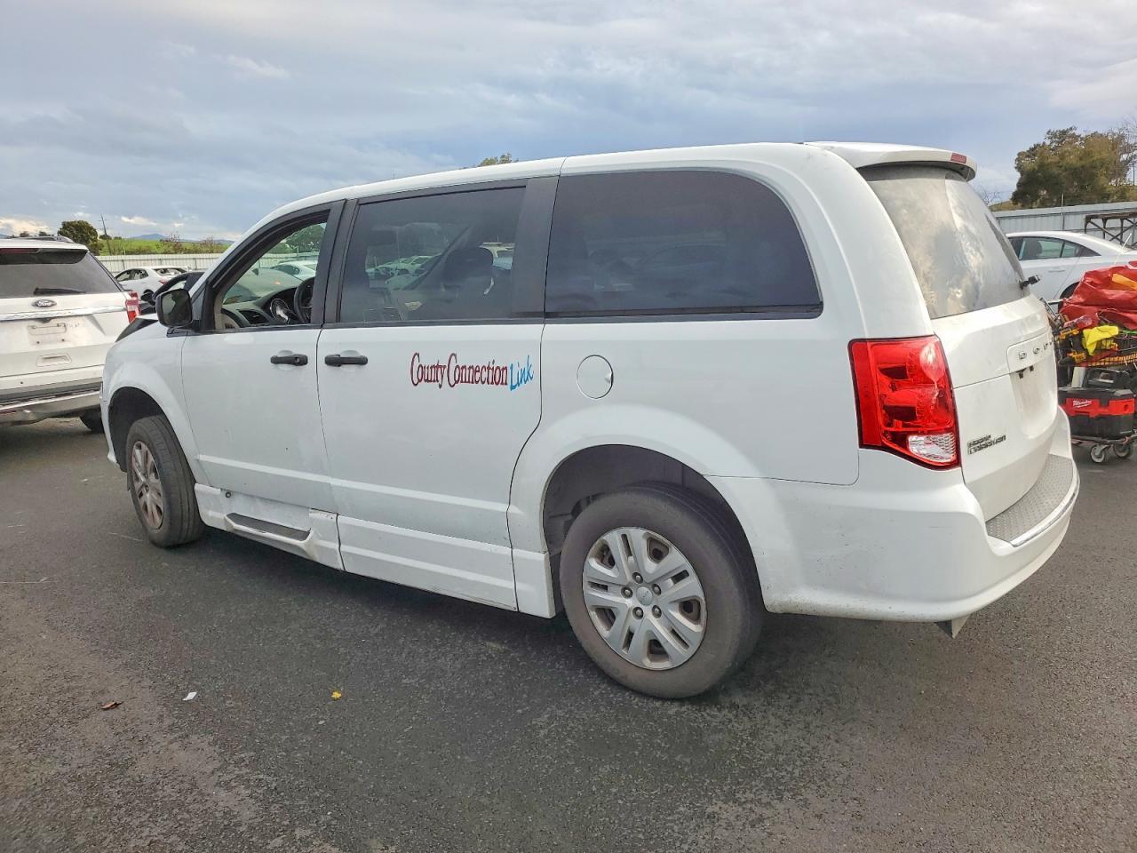2019 Dodge Grand Caravan Se - Image 2