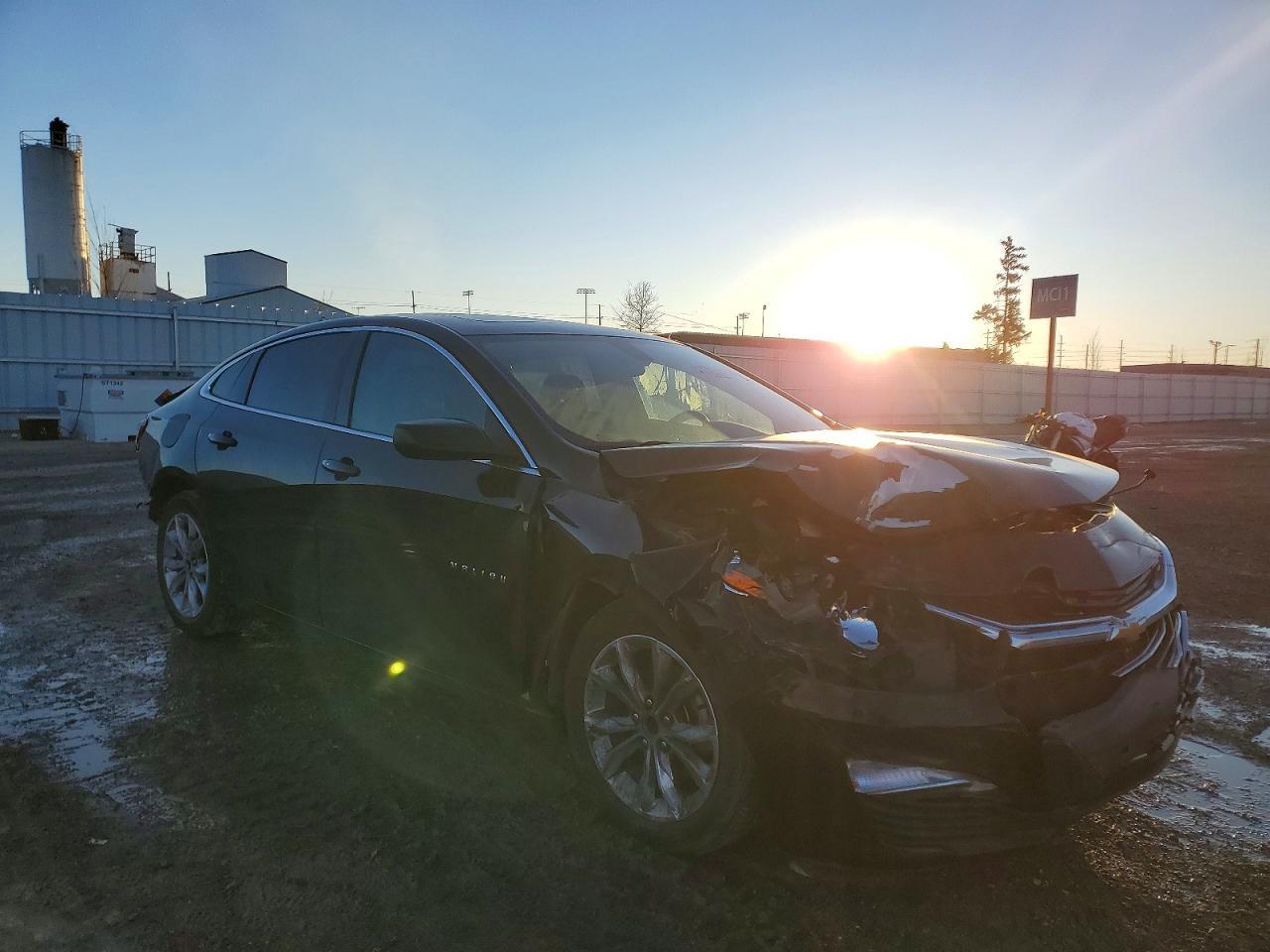 2020 Chev Malibu - Фото 4
