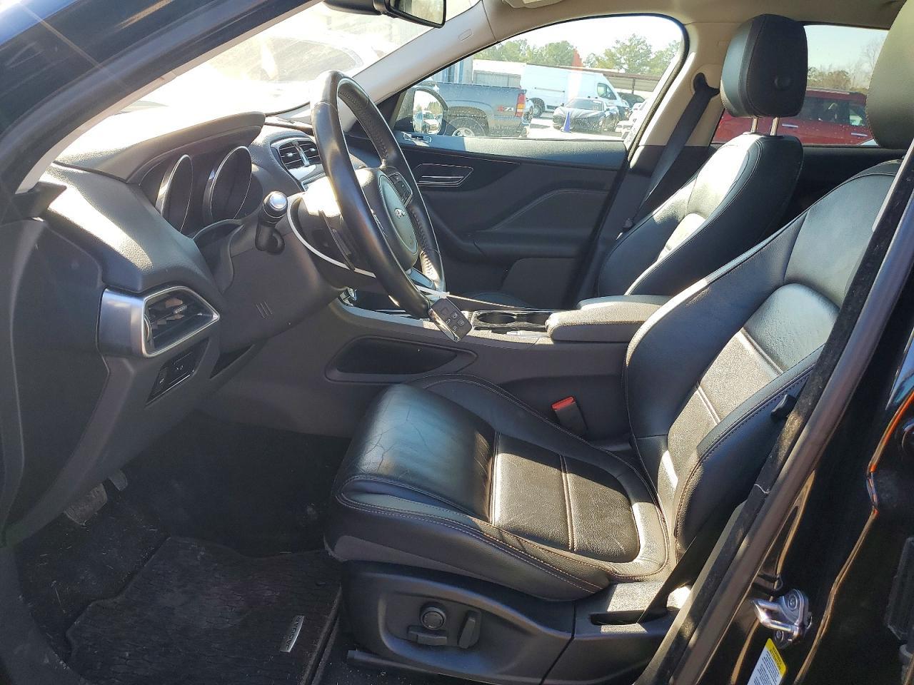 2017 Jaguar F-Pace Prestige - Image 7