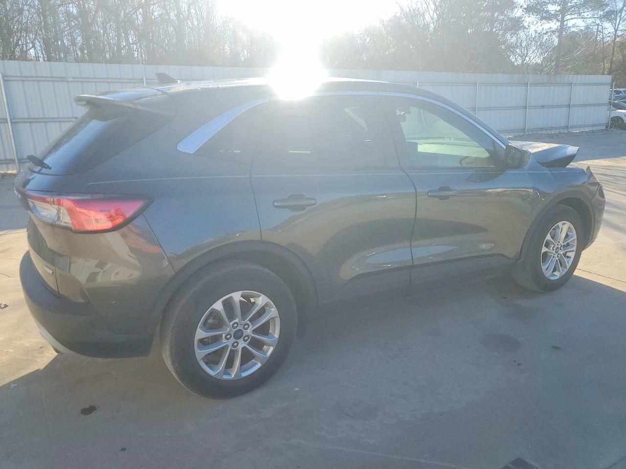 2020 Ford Escape Se - Фото 3