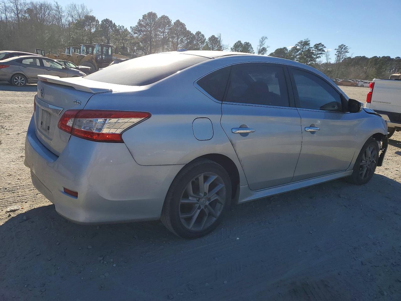 2015 Nissan Sentra S - Фото 3