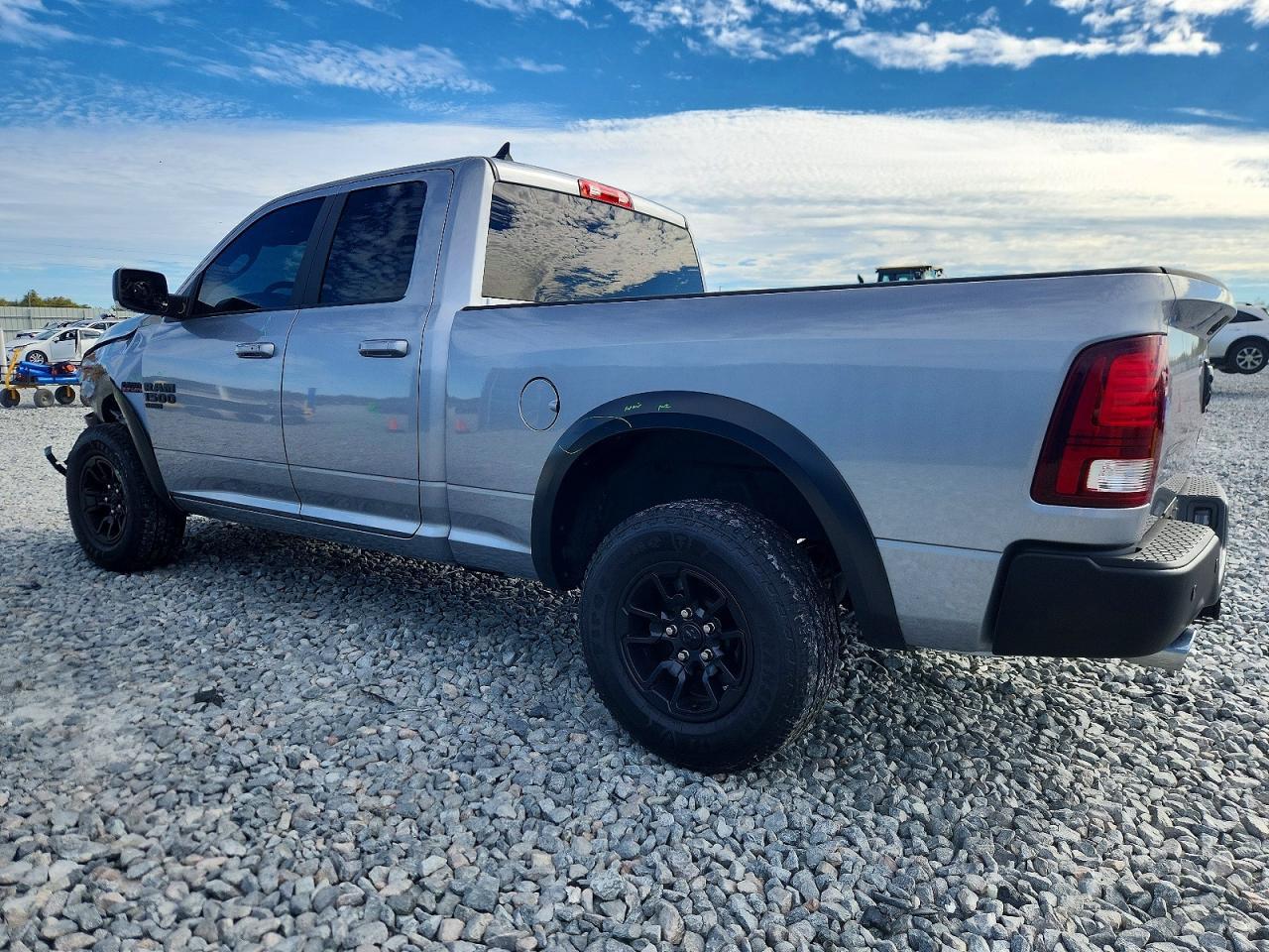 2021 Ram 1500 Classic Slt - Фото 2