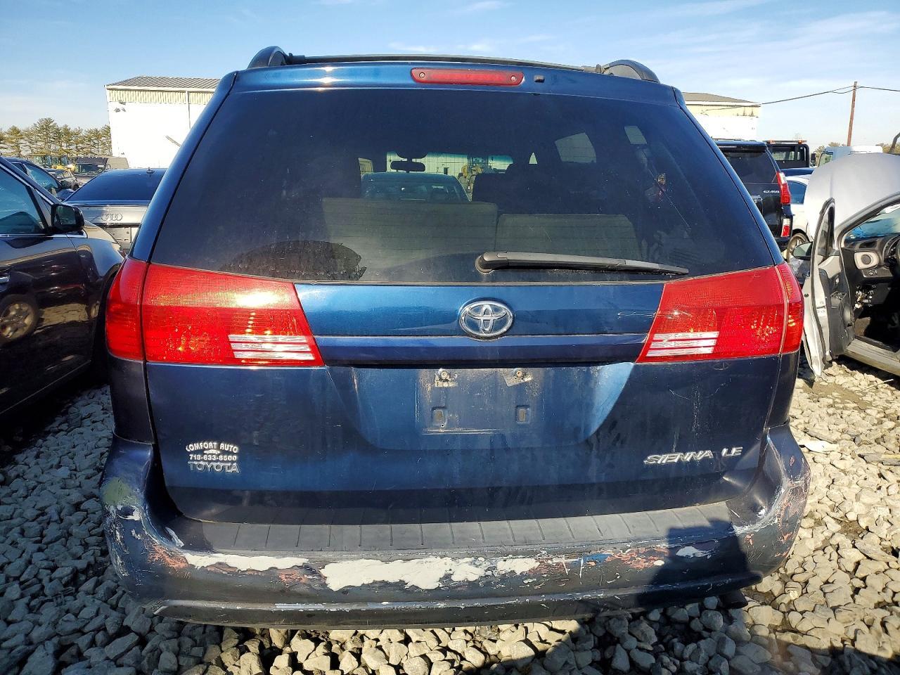 2004 Toyota Sienna Ce - Image 6
