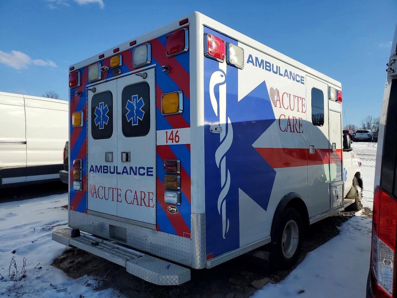 2019 Ford E350 Ambulance - Фото 3
