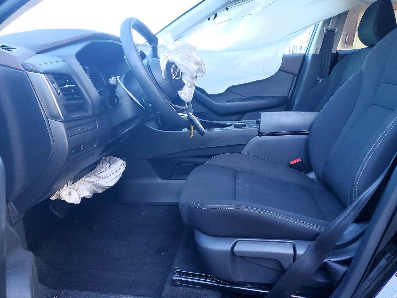 2023 Nissan Rogue S - Image 7