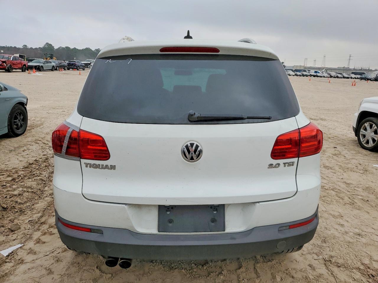 2014 Volkswagen Tiguan S - Image 6
