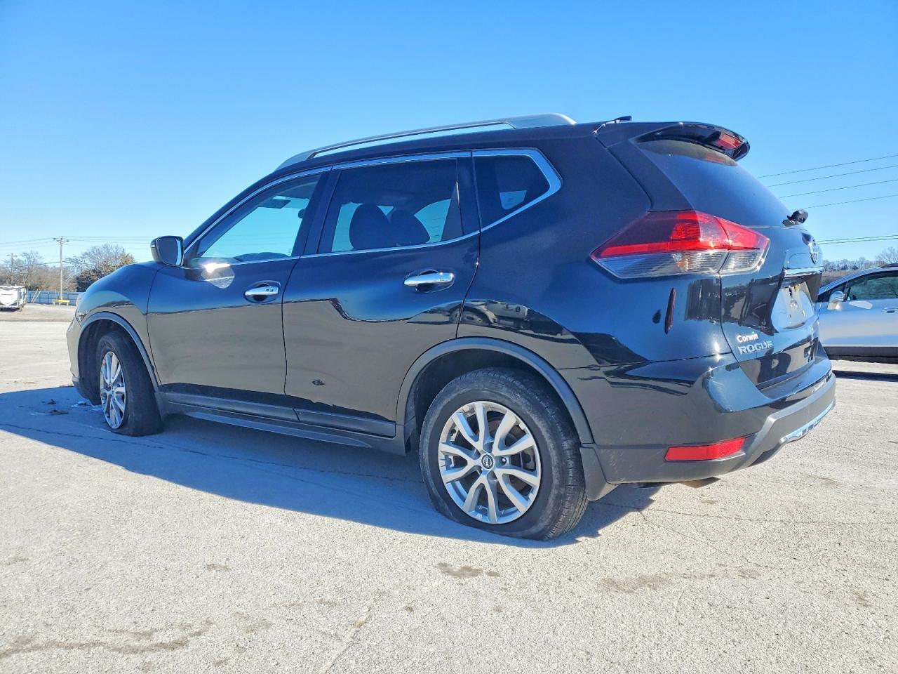 2019 Nissan Rogue S - Фото 2