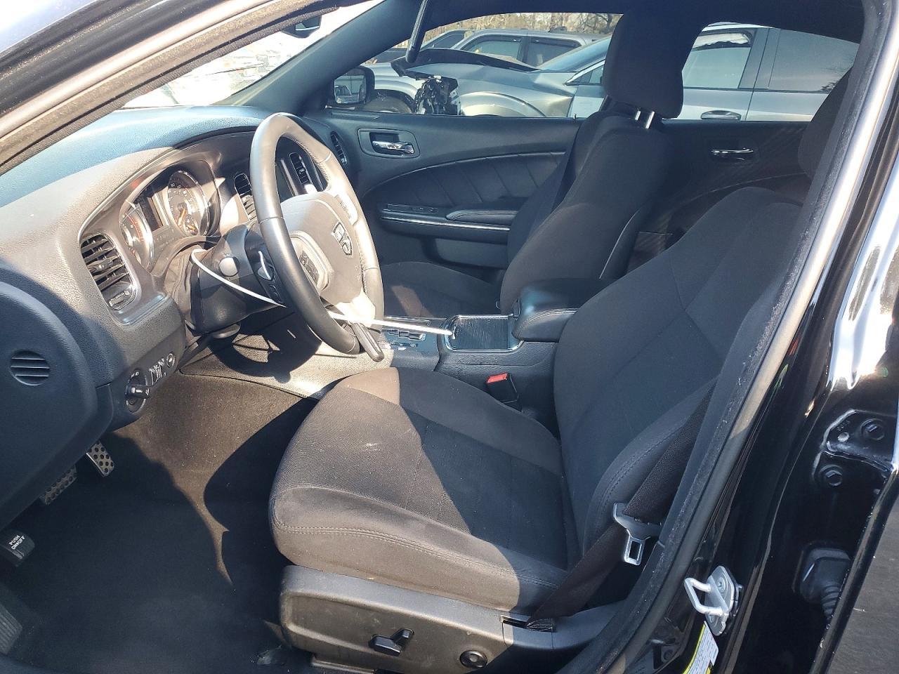 2014 Dodge Charger R - Image 7