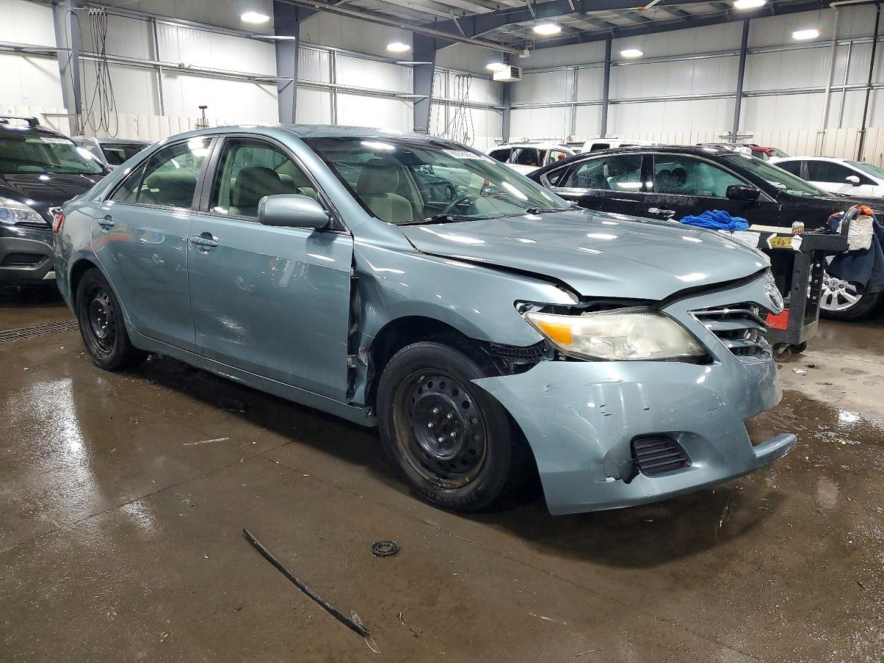 2011 Toyota Camry Le - Image 4