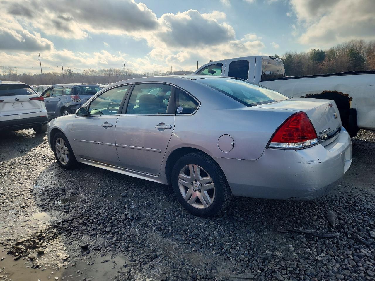 2010 Chevrolet Impala Lt - Image 2