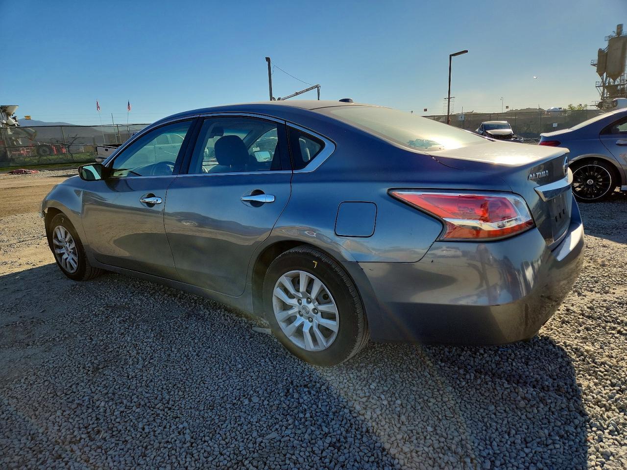2015 Nissan Altima 2.5 - Фото 2