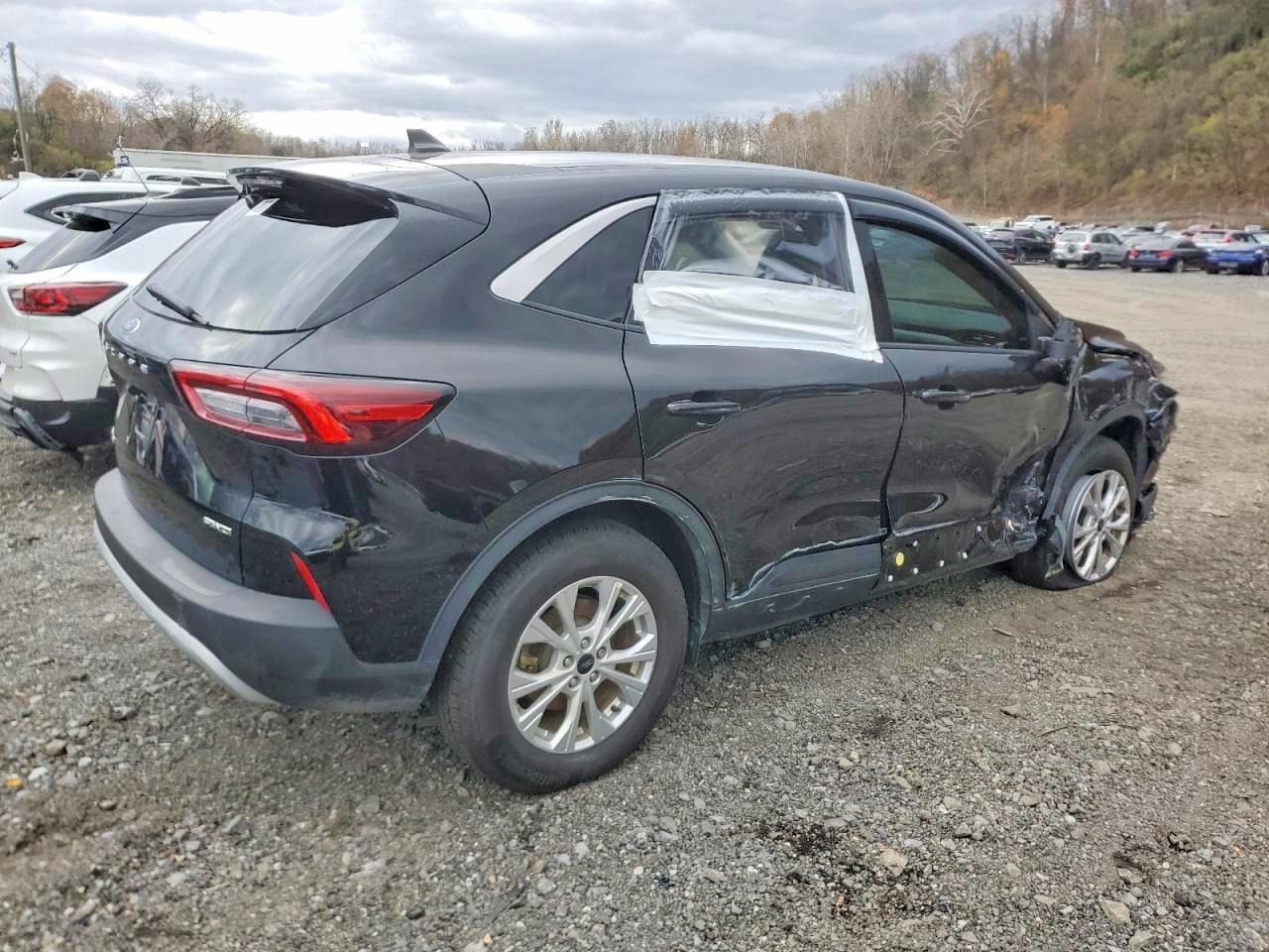 2024 Ford Escape Active - Image 3