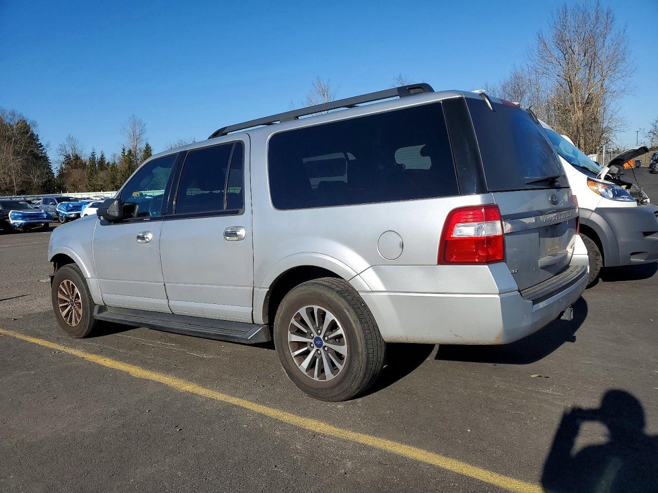 2015 Ford Expedition El Xlt - Image 2