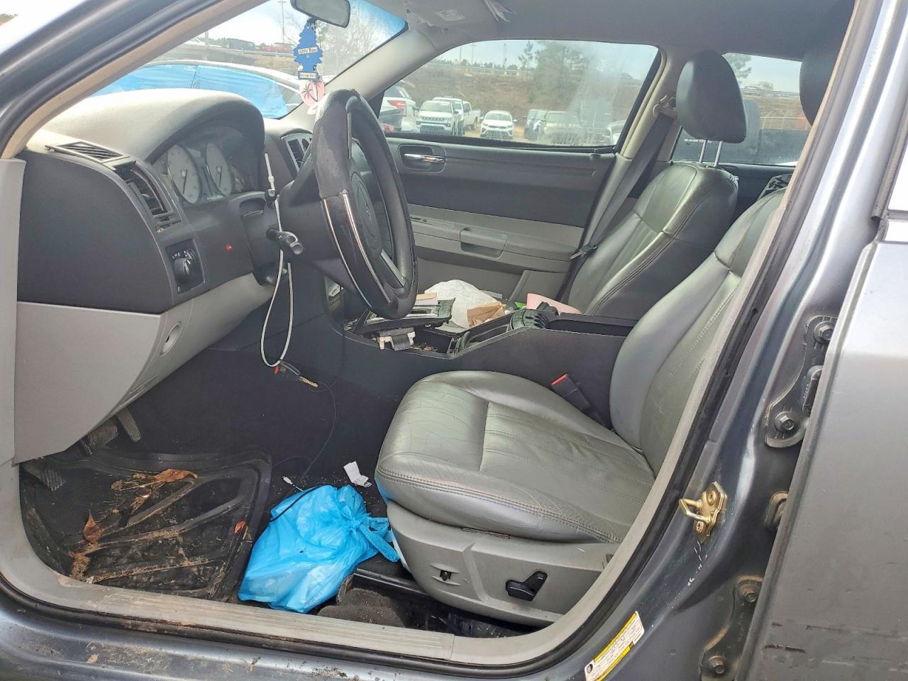 2006 Chrysler 300 - Image 7