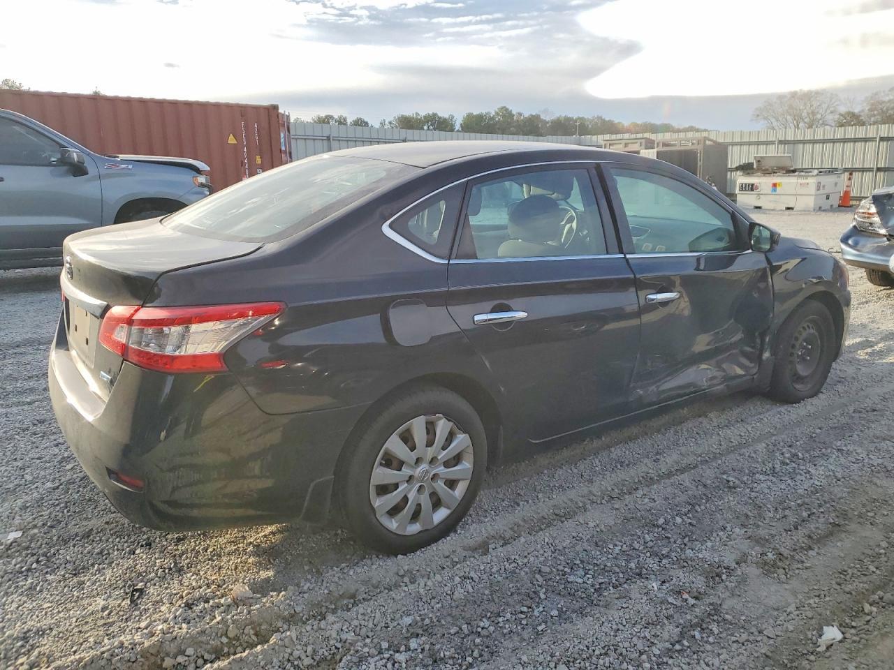 2014 Nissan Sentra S - Фото 3