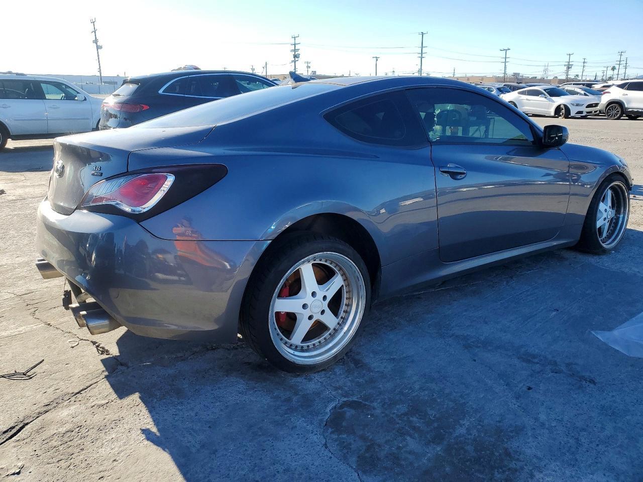 2013 Hyundai Genesis Coupe 3.8L - Фото 3