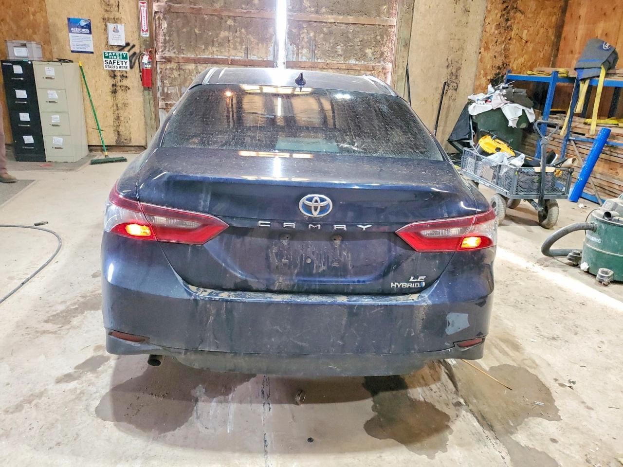 2021 Toyota Camry Le - Фото 6