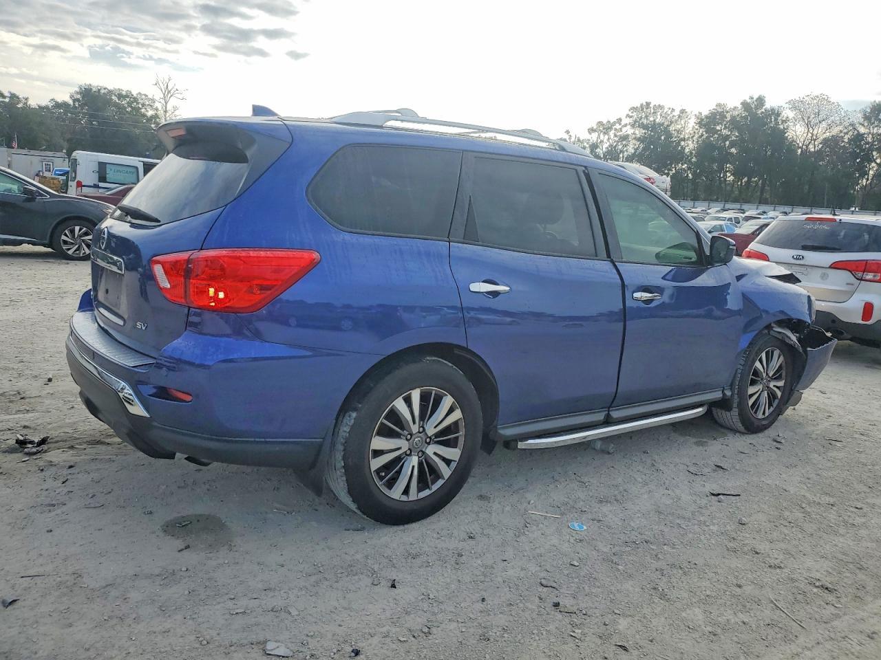 2020 Nissan Pathfinder Sv - Фото 3