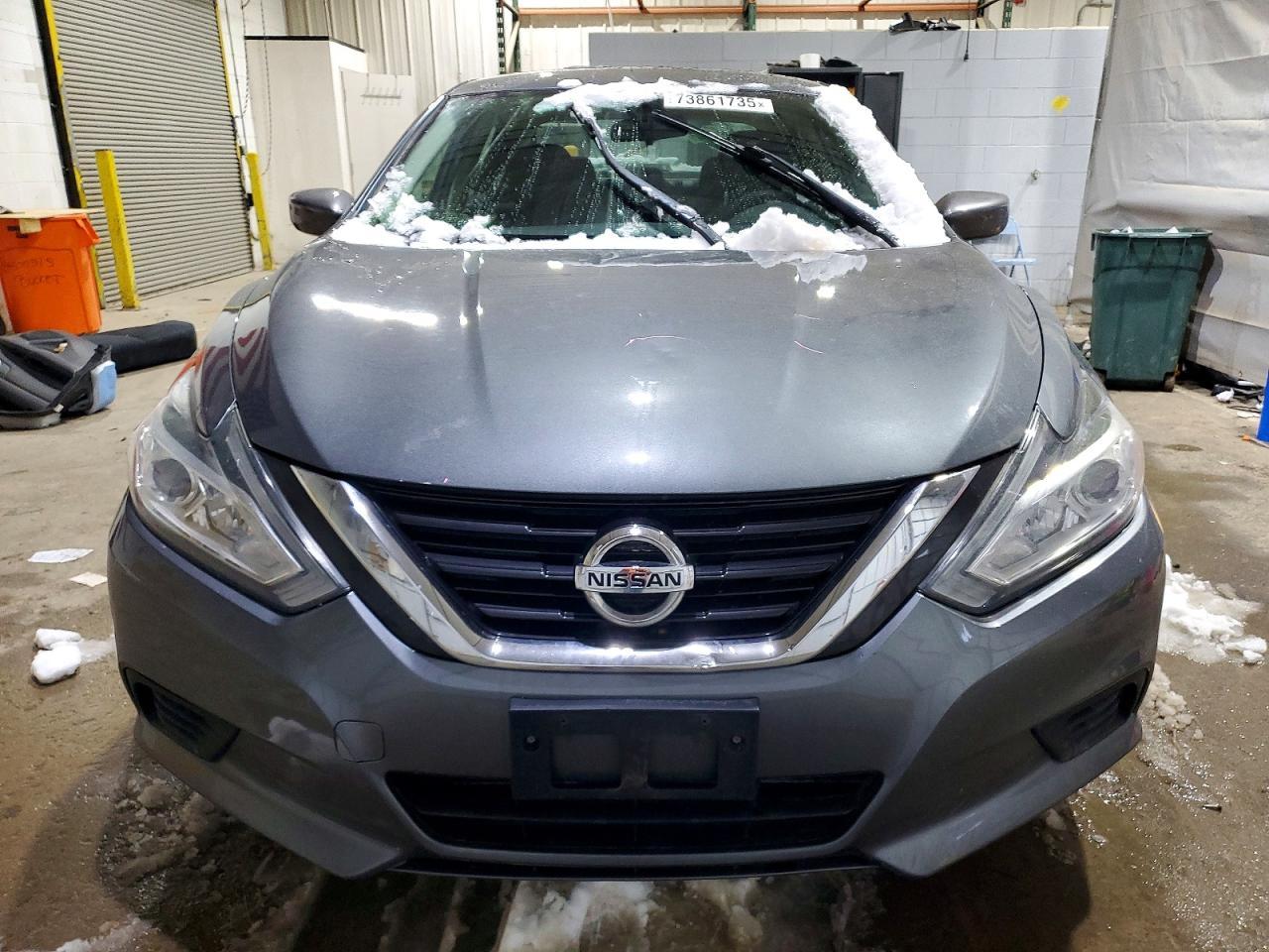 2017 Nissan Altima 2.5 - Image 5
